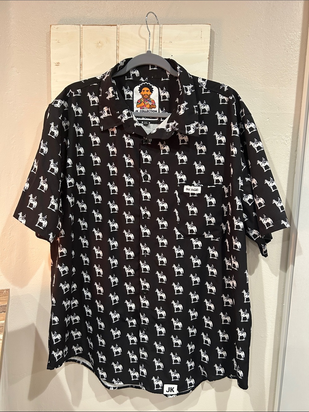Black Short-Sleeve Button-Up Shirt with White Horse Print — JK Collection